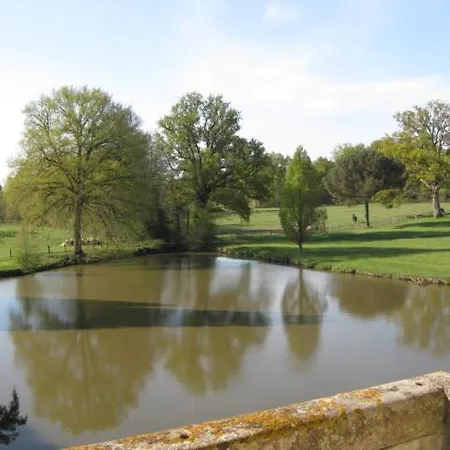 Chateau De Montriou Couette-café Feneu