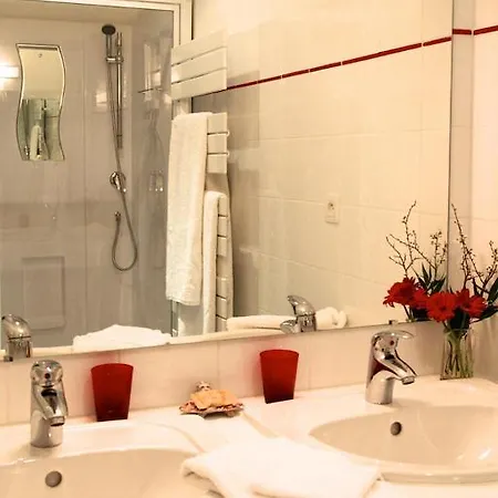 Chateau De Montriou Feneu