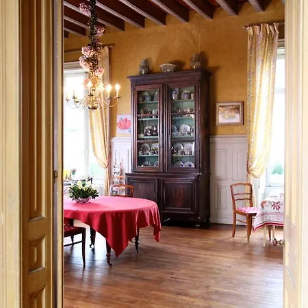 Chateau De Montriou 5*