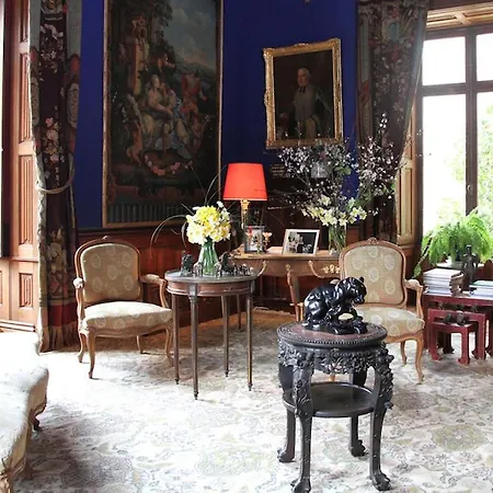 Chateau De Montriou Couette-café 5*
