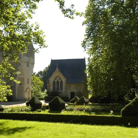 Chateau De Montriou
