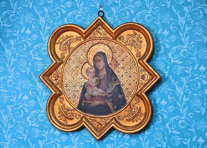 Chateau De Montriou 5* Feneu